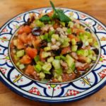 Salade marocaine avec tomate concombre oignons rouges des délices de hanane